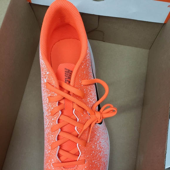 Nike Mens Vapor 12 Club FG/MG Crimson Soccer Cleat - Picture 7 of 7